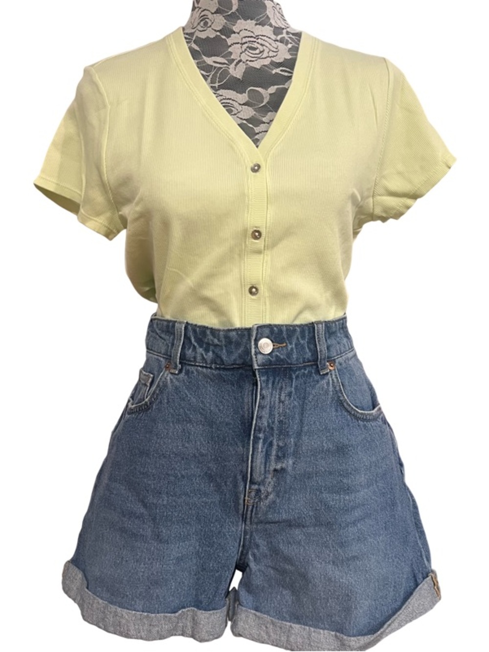 H & M High-Waist Denim Shorts in Blue Size 8